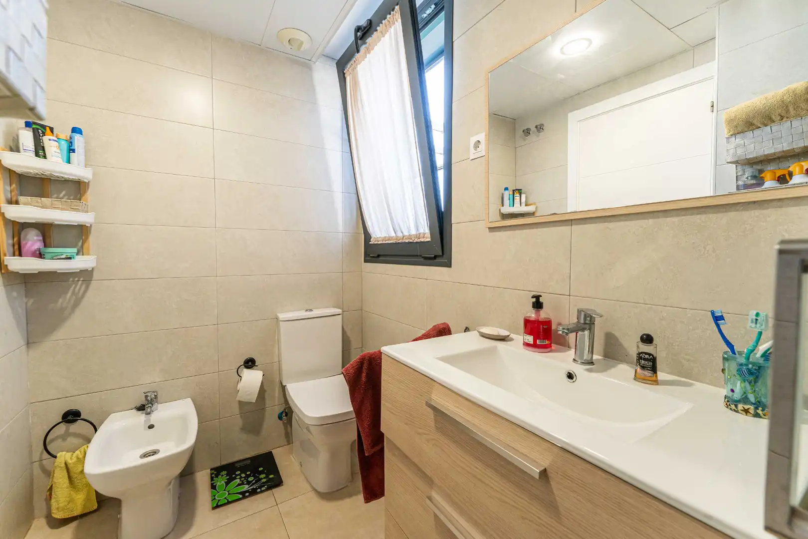 Bathroom of Attic for sale in Móstoles  with Air Conditioner, Terrace and Storage room