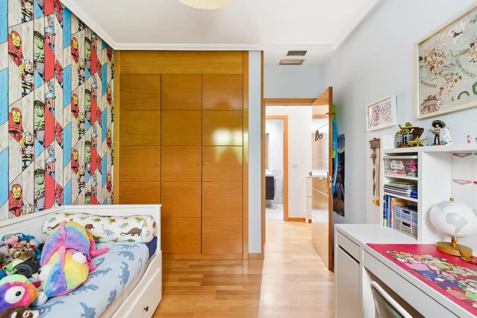 Habitación de Planta baja en venta en Madrid con Calefacción, Jardín privado y Piscina comunitaria
