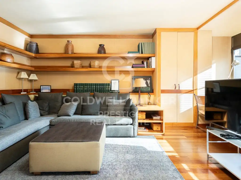 Sala de estar de Piso en venta en Barcelona con Jardín privado, Terraza y Piscina comunitaria