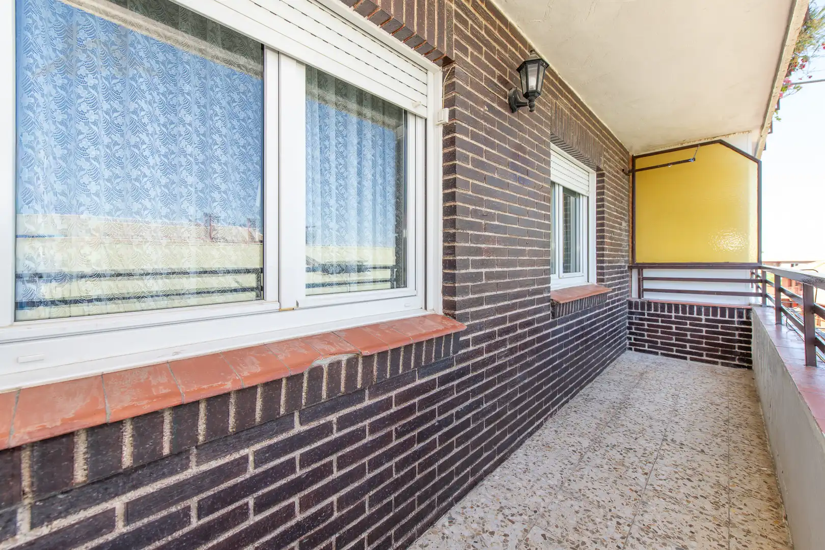 Außenansicht von Wohnung zum Verkauf in Arganda del Rey mit Terrasse und Abstellraum