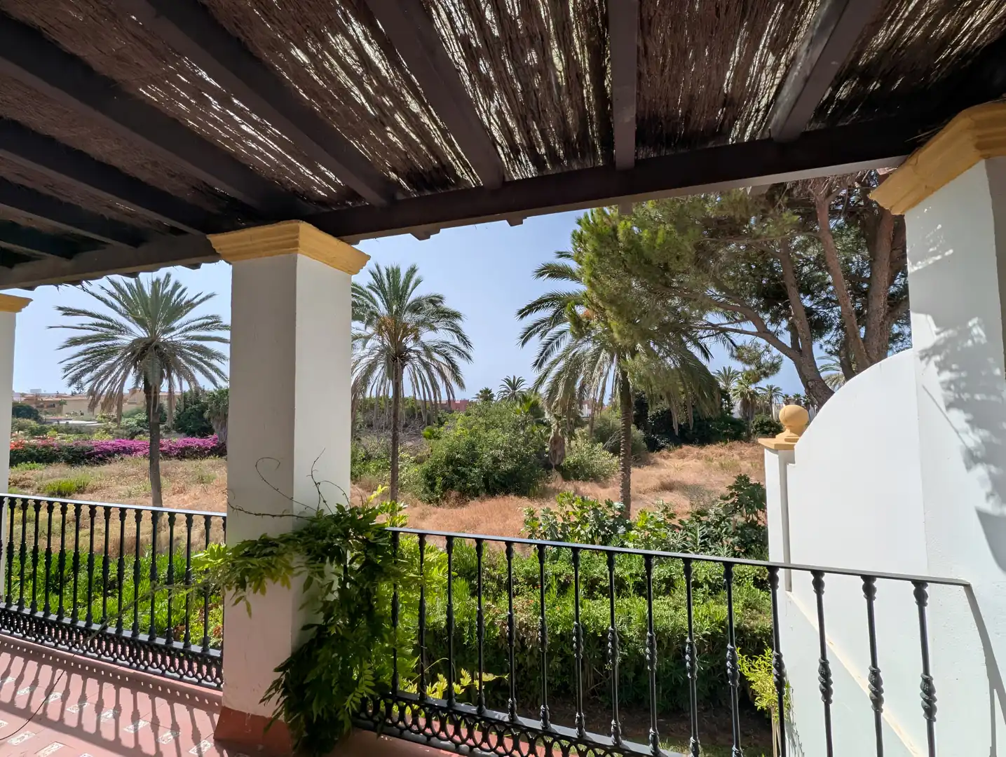 Jardí de Casa adosada en venda en Estepona amb Aire condicionat, Terrassa i Piscina