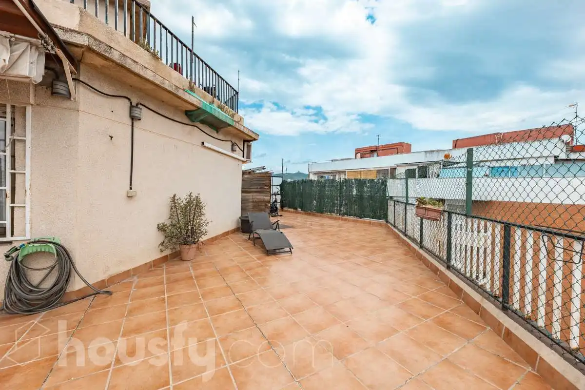 Terrassa de Pis en venda en L'Hospitalet de Llobregat amb Aire condicionat, Calefacció i Terrassa