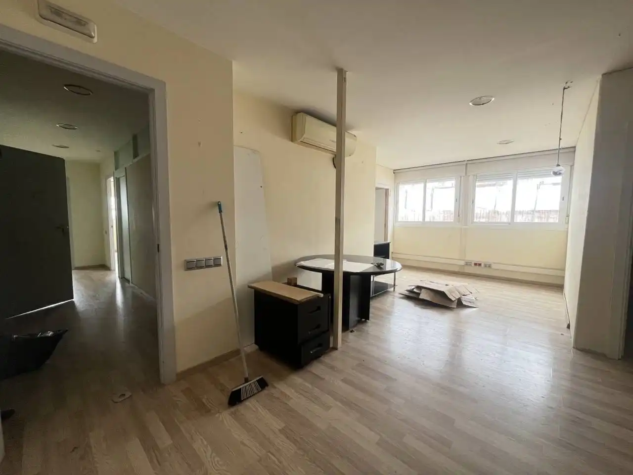 Oficina de lloguer en Centre - Sant Josep - Sanfeliu