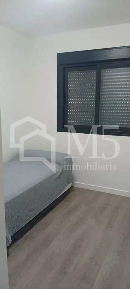 Habitación de Piso de alquiler en Vélez-Málaga con Aire acondicionado, Terraza y Amueblado