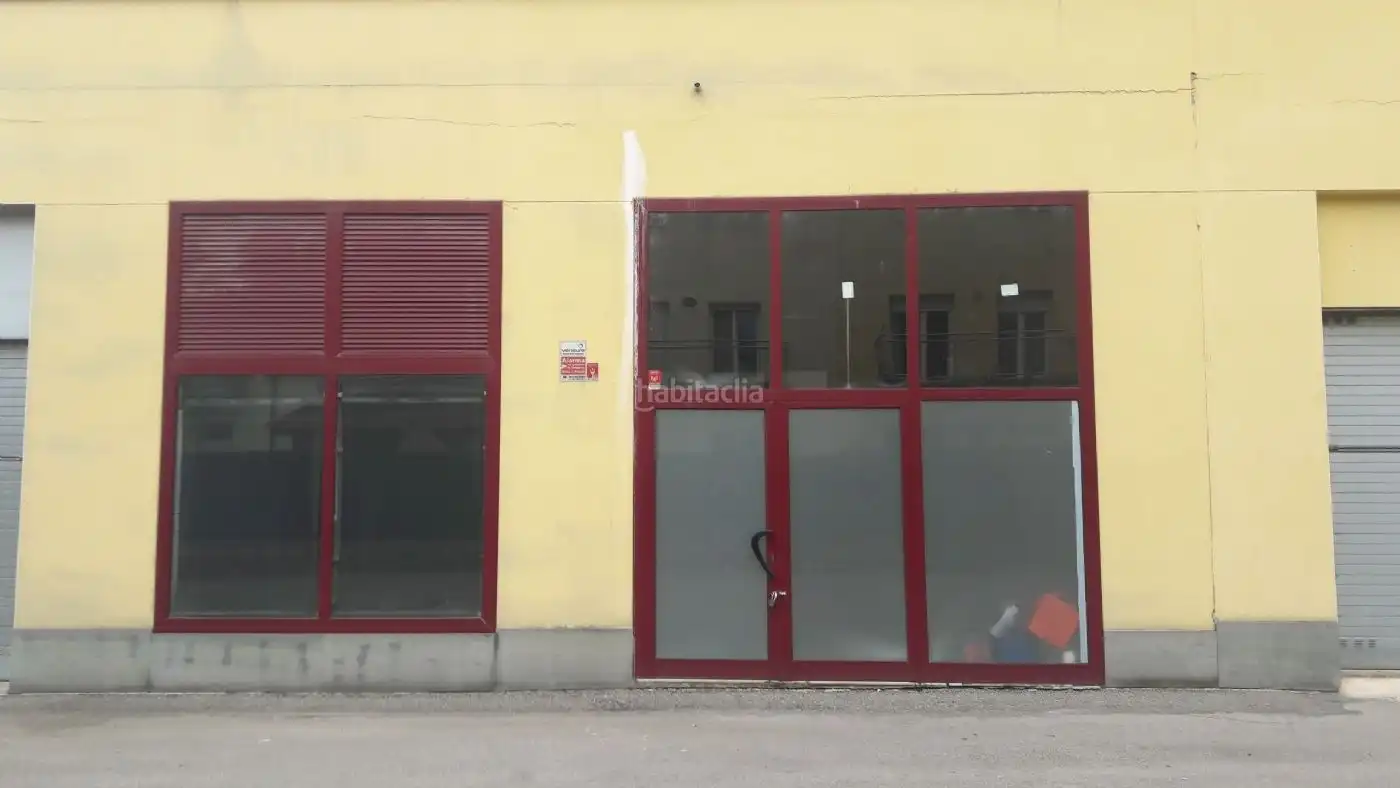 Local comercial en venta en Plaça Pla dels Àlbers 20