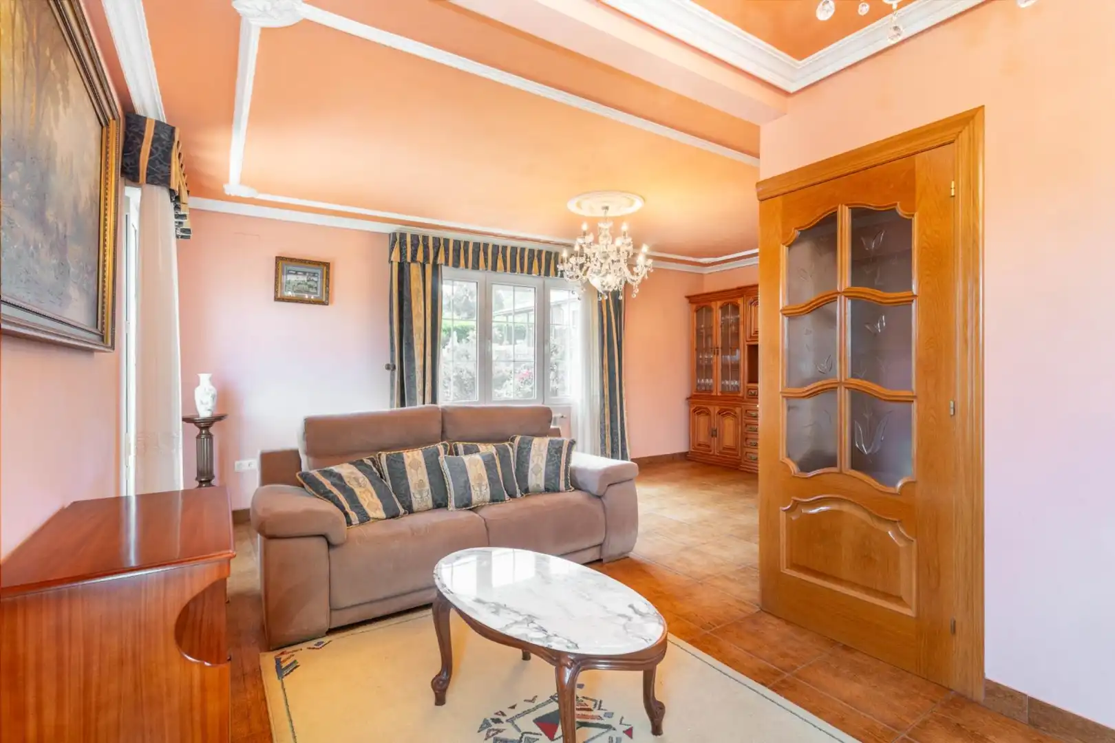 Sala d'estar de Casa o xalet en venda en Muros de Nalón amb Calefacció, Jardí privat i Terrassa