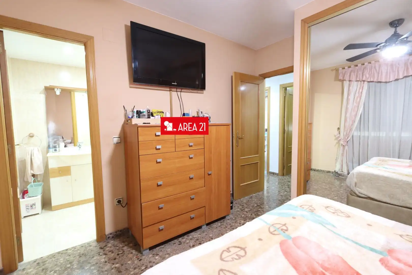 Habitación de Piso en venta en La Pobla de Vallbona con Aire acondicionado, Calefacción y Trastero