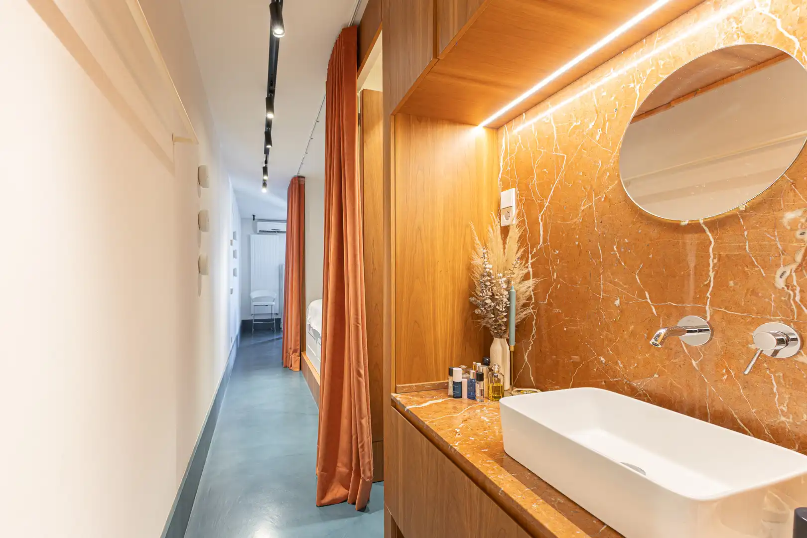 Bathroom of Flat for sale in Barcelona  with Heating and Balcony