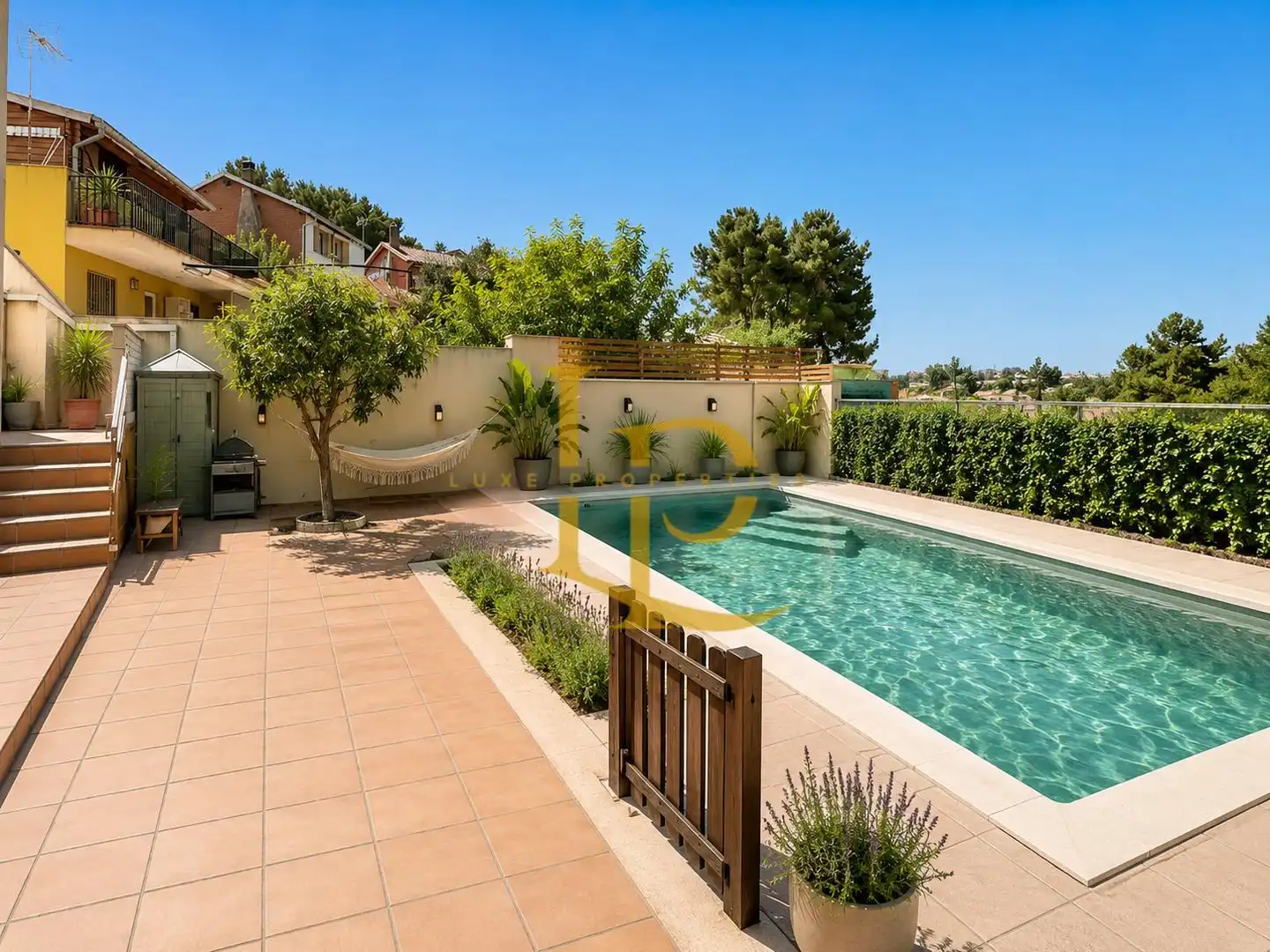Swimming pool of Houses for sale in Rubí  with Air Conditioner, Heating and Private garden