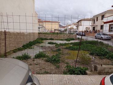 Wohnbaugrundstück zum Verkauf in Baza