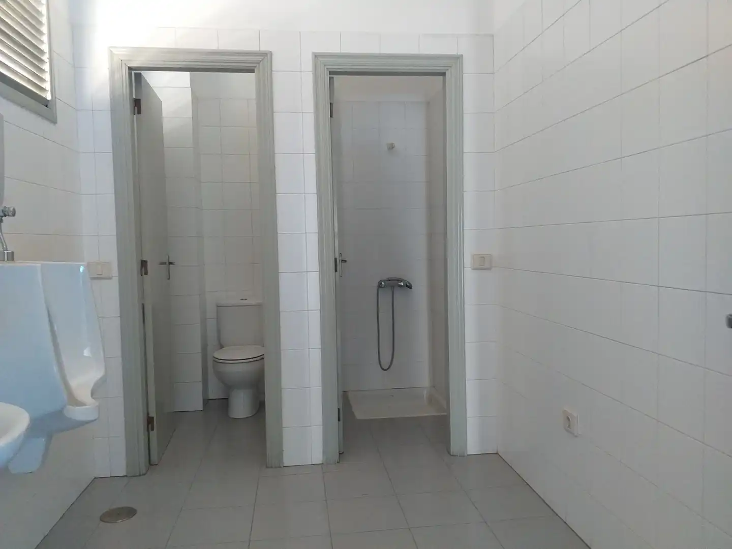 Badezimmer von Fabrikhallen zur Miete in Santa Cruz de Tenerife