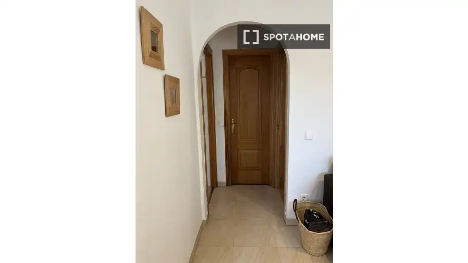 Flat for rent in Madrid  with Air Conditioner, Heating and Furnished