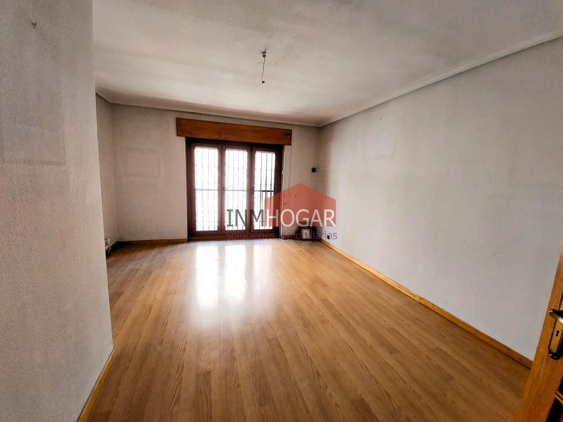Living room of Flat for sale in Ávila Capital  with Heating and Balcony