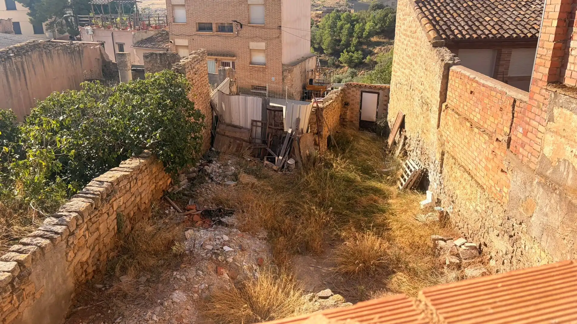Casa aparellada amb jardí en venda a Ontiñena, imagen 22