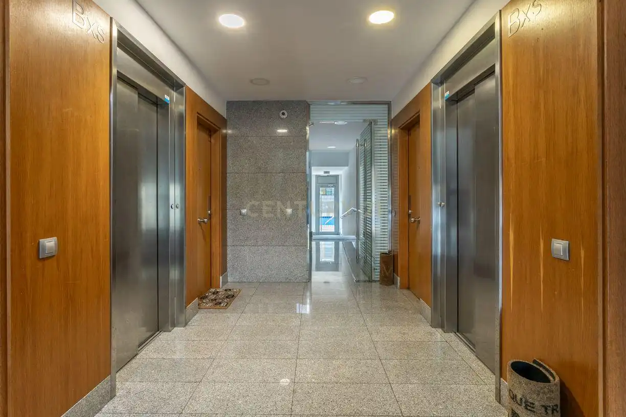 Apartamento en venta en Badalona con Jardín privado, Piscina y Balcón