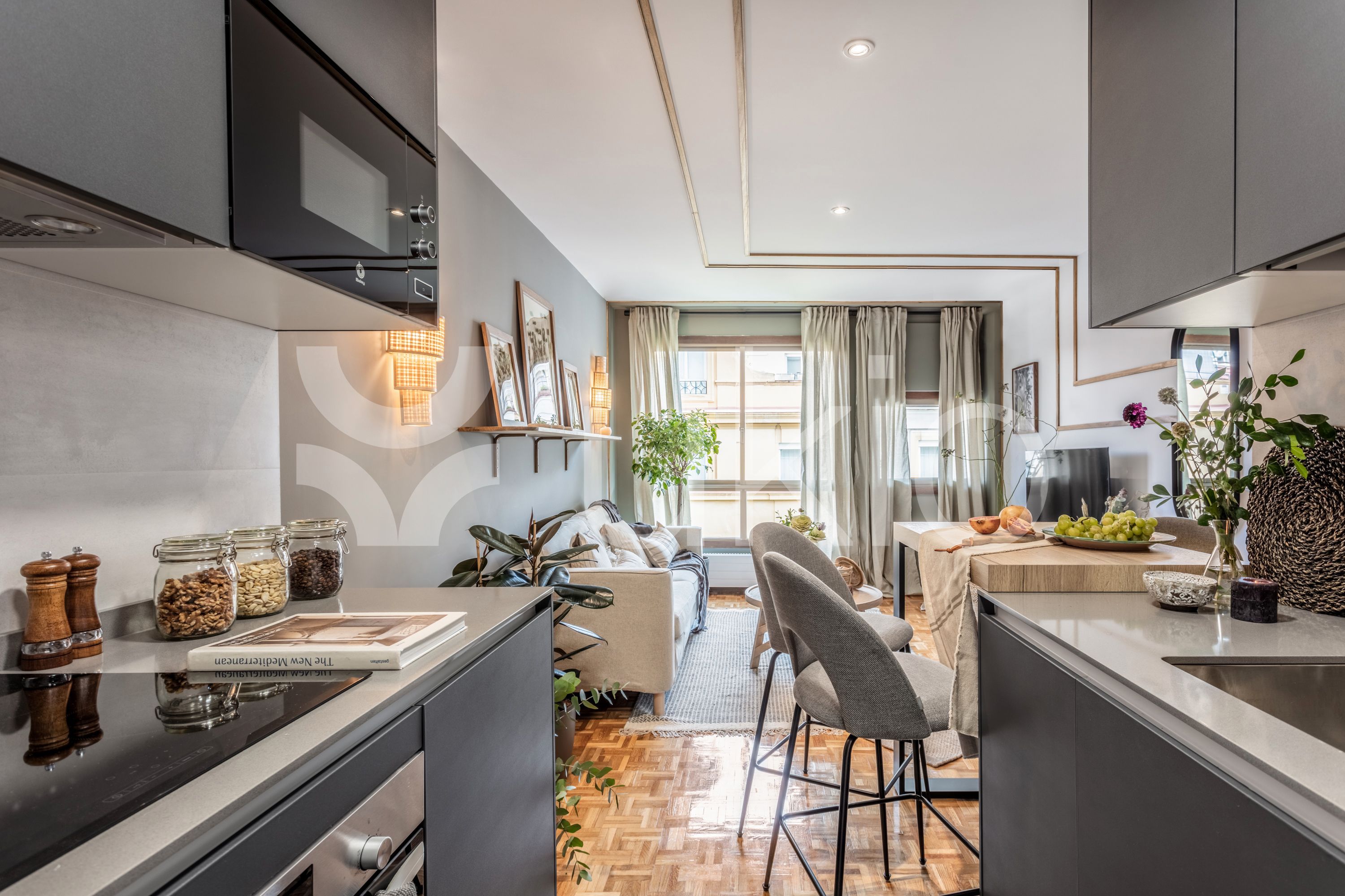 Cocina de Apartamento de alquiler en  Madrid Capital con Aire acondicionado, Amueblado y Lavadora
