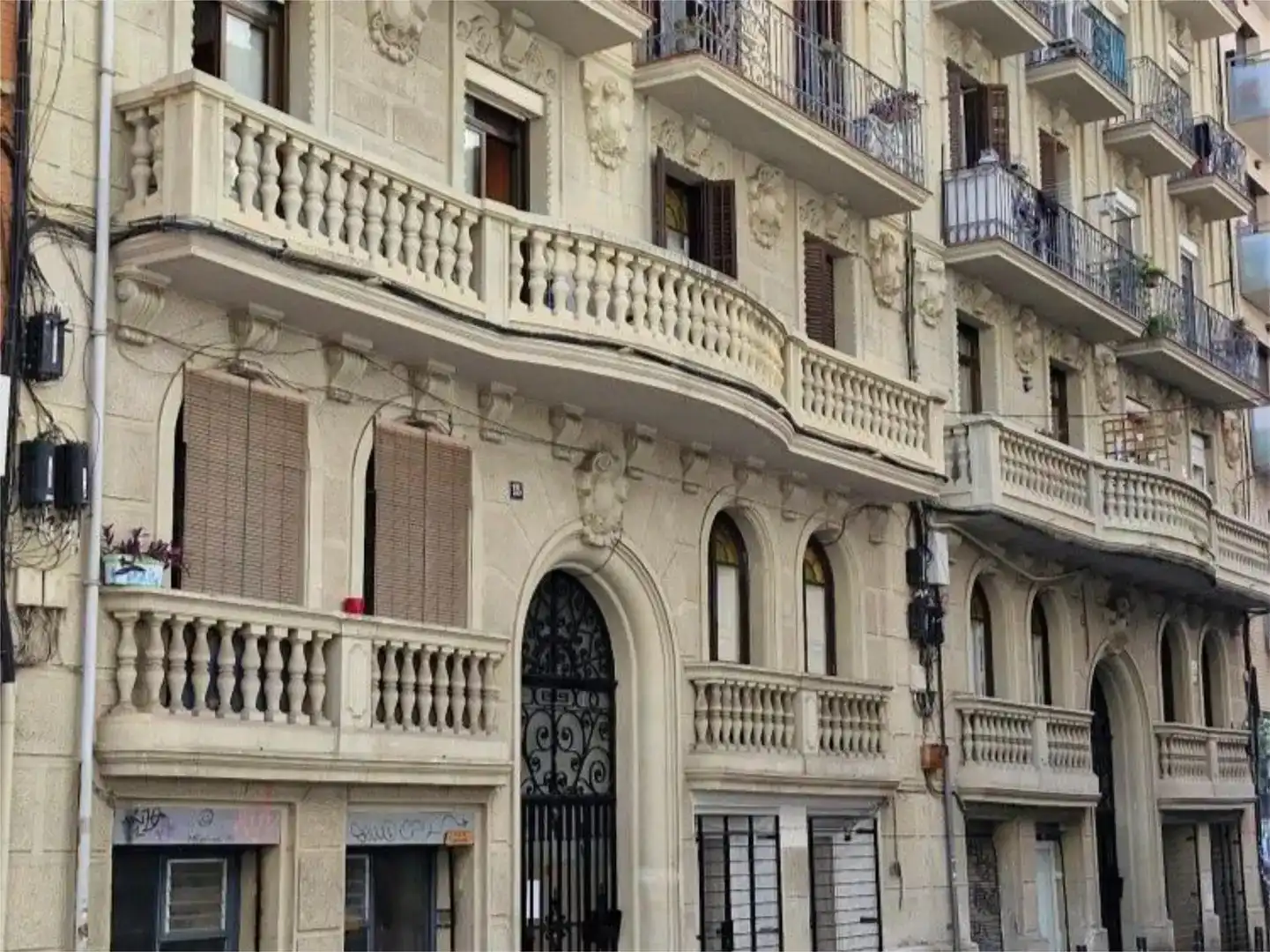 Vista exterior de Pis en venda en  Barcelona Capital amb Aire condicionat i Balcó