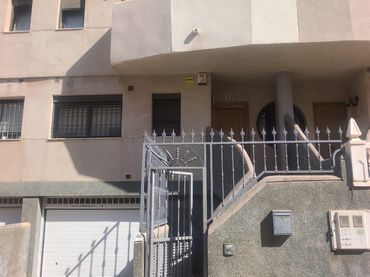 Adossat amb balcó en venda a Calle Paisaje Catalán 13