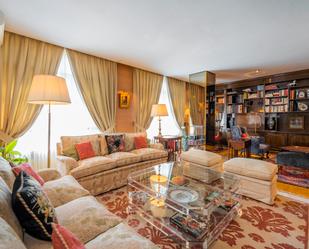 Sala d'estar de Apartament en venda en  Madrid Capital amb Aire condicionat