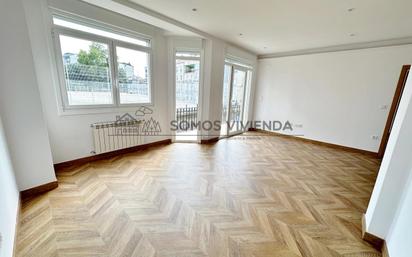 Sala d'estar de Apartament en venda en Ourense Capital  amb Calefacció, Terrassa i Traster