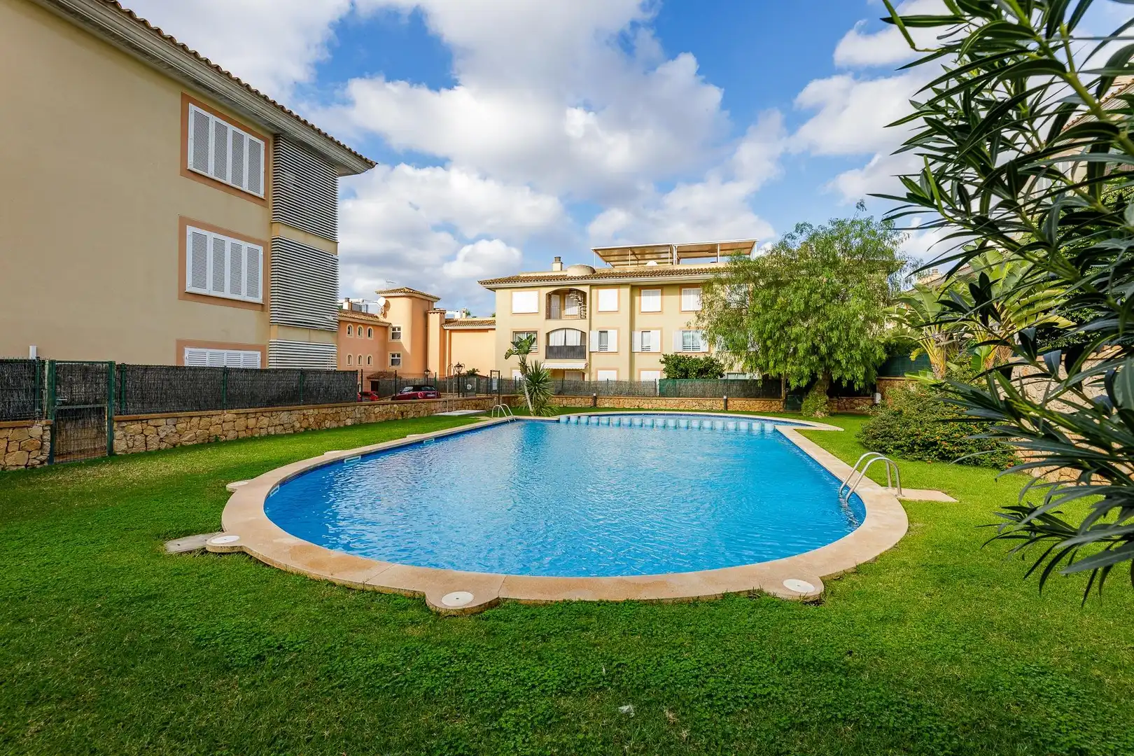 Schwimmbecken von Wohnung zum Verkauf in Llucmajor mit Klimaanlage, Heizung und Privatgarten
