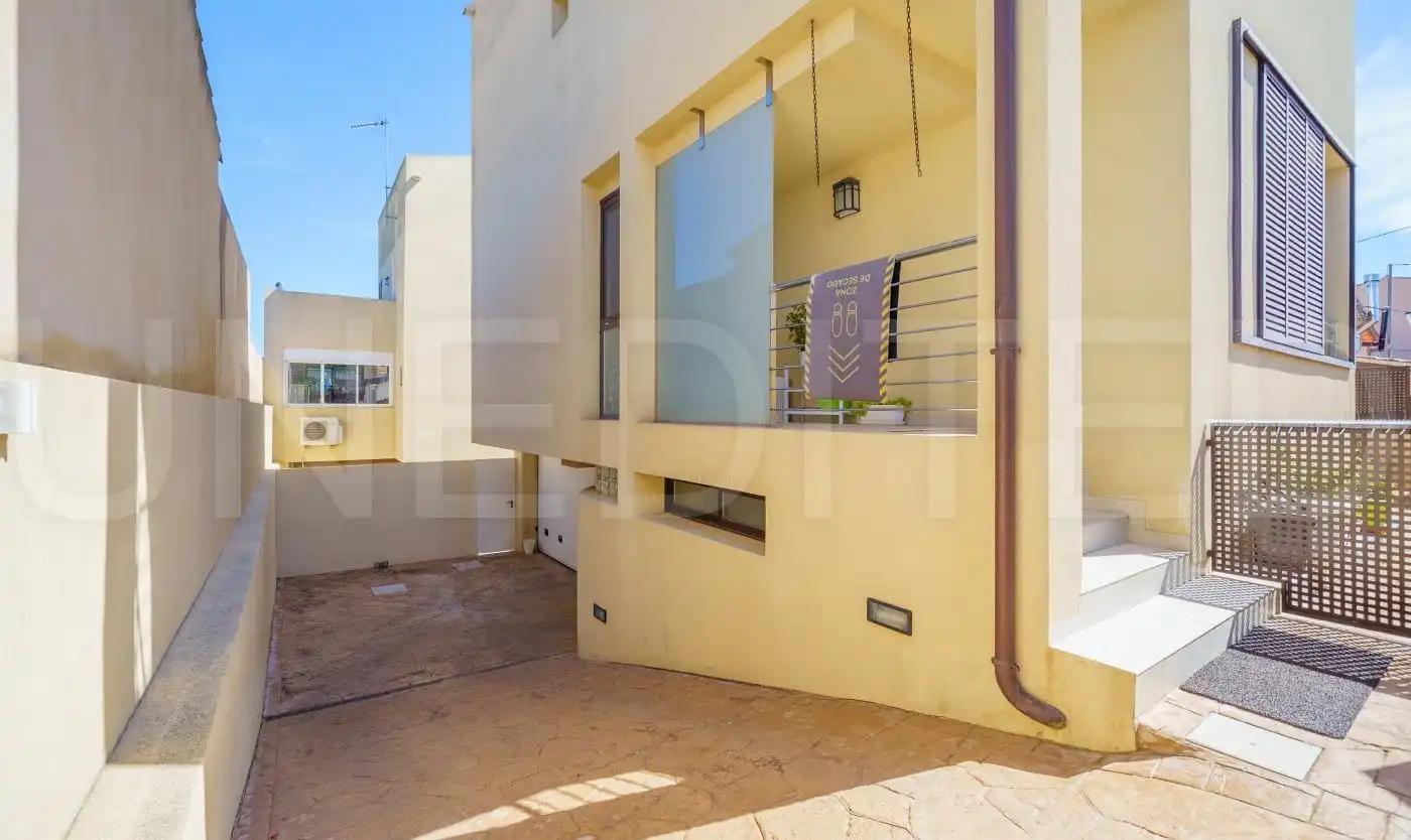 Vista exterior de Casa o xalet en venda en  Palma de Mallorca amb Aire condicionat, Calefacció i Jardí privat