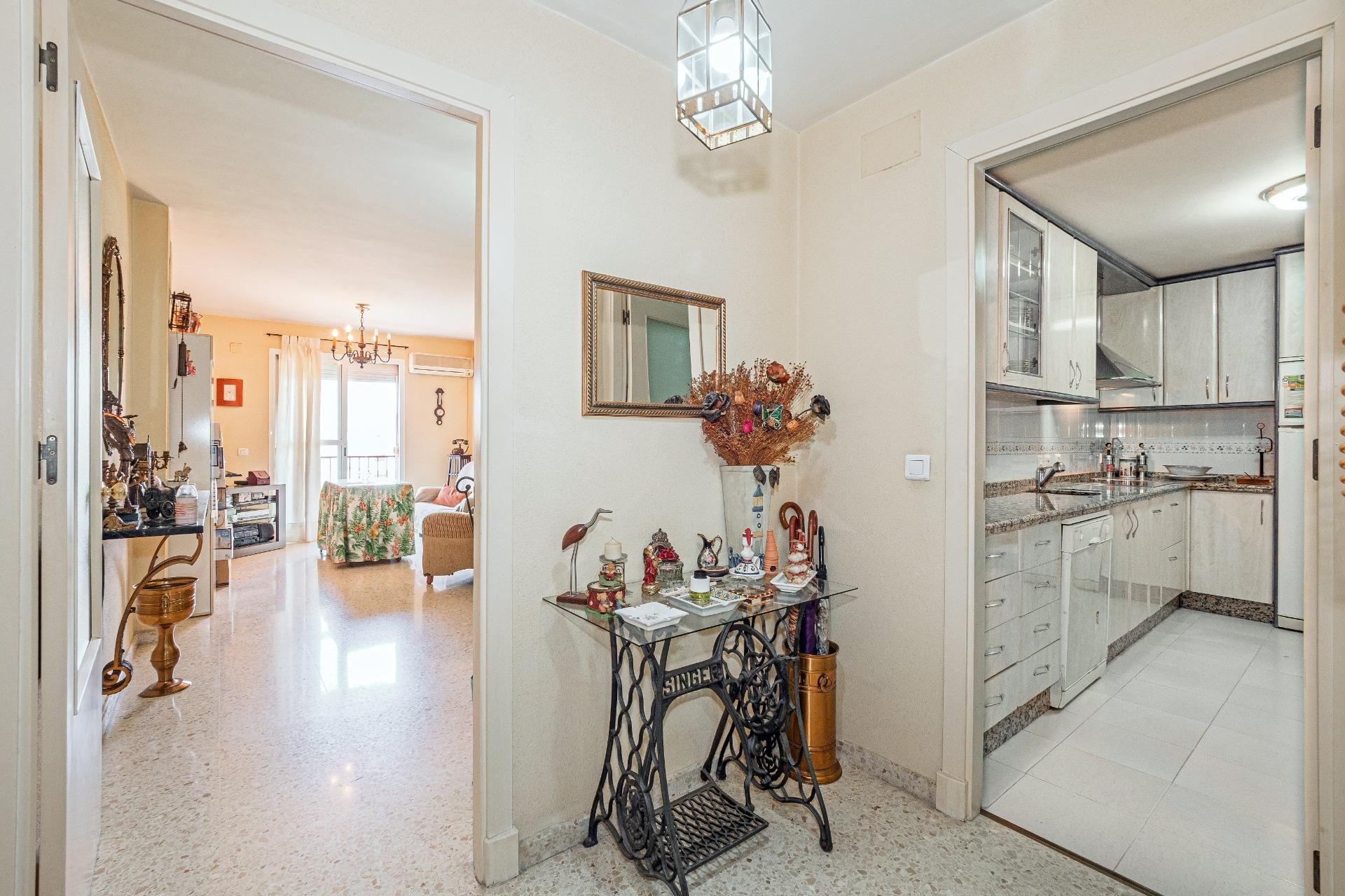 Flat for sale in Calle CLARA CAMPOAMOR, Camas