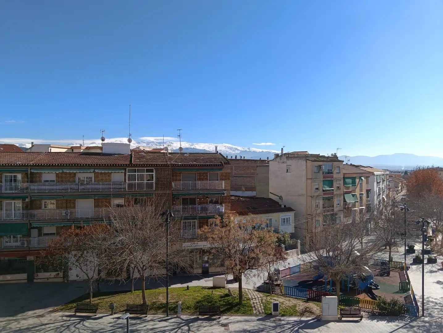 Vista exterior de Piso de alquiler en Maracena con Calefacción, Terraza y Trastero