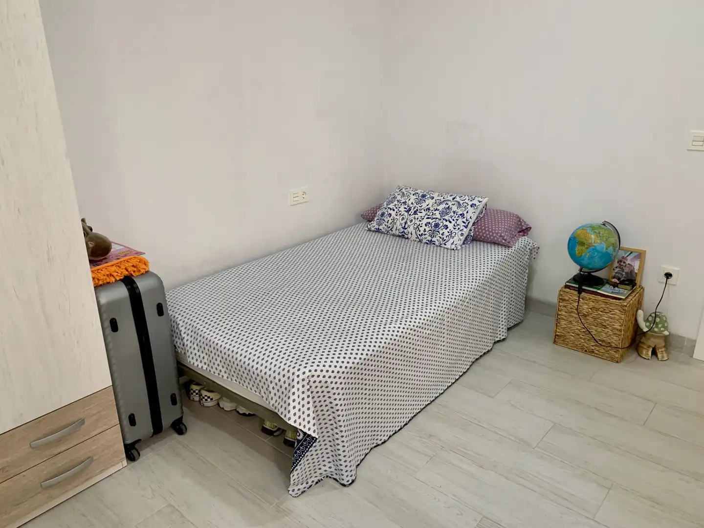 Bedroom of Flat for rent in Granada  with Air Conditioner, Heating and Parquet flooring