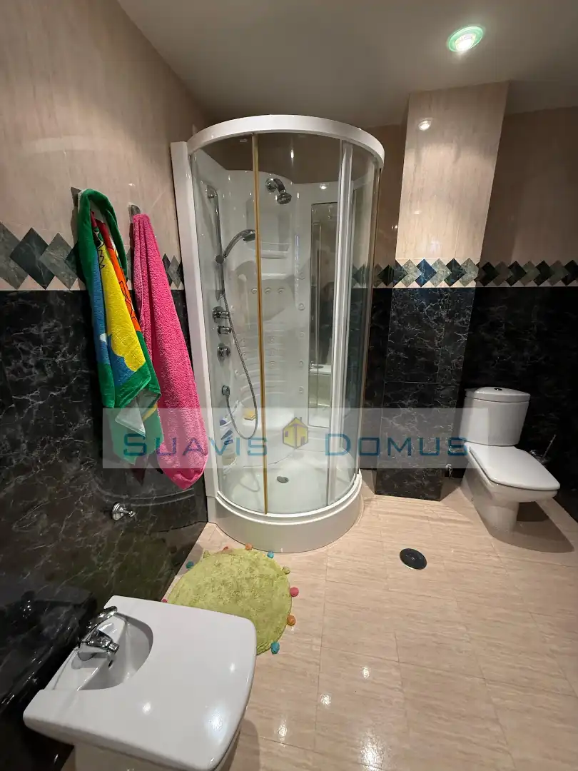 Baño de Casa o chalet en venta en Roales con Calefacción, Jardín privado y Terraza