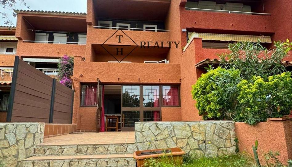 Foto 1 de Casa adosada en venta en Los Pinos - Politur, Girona