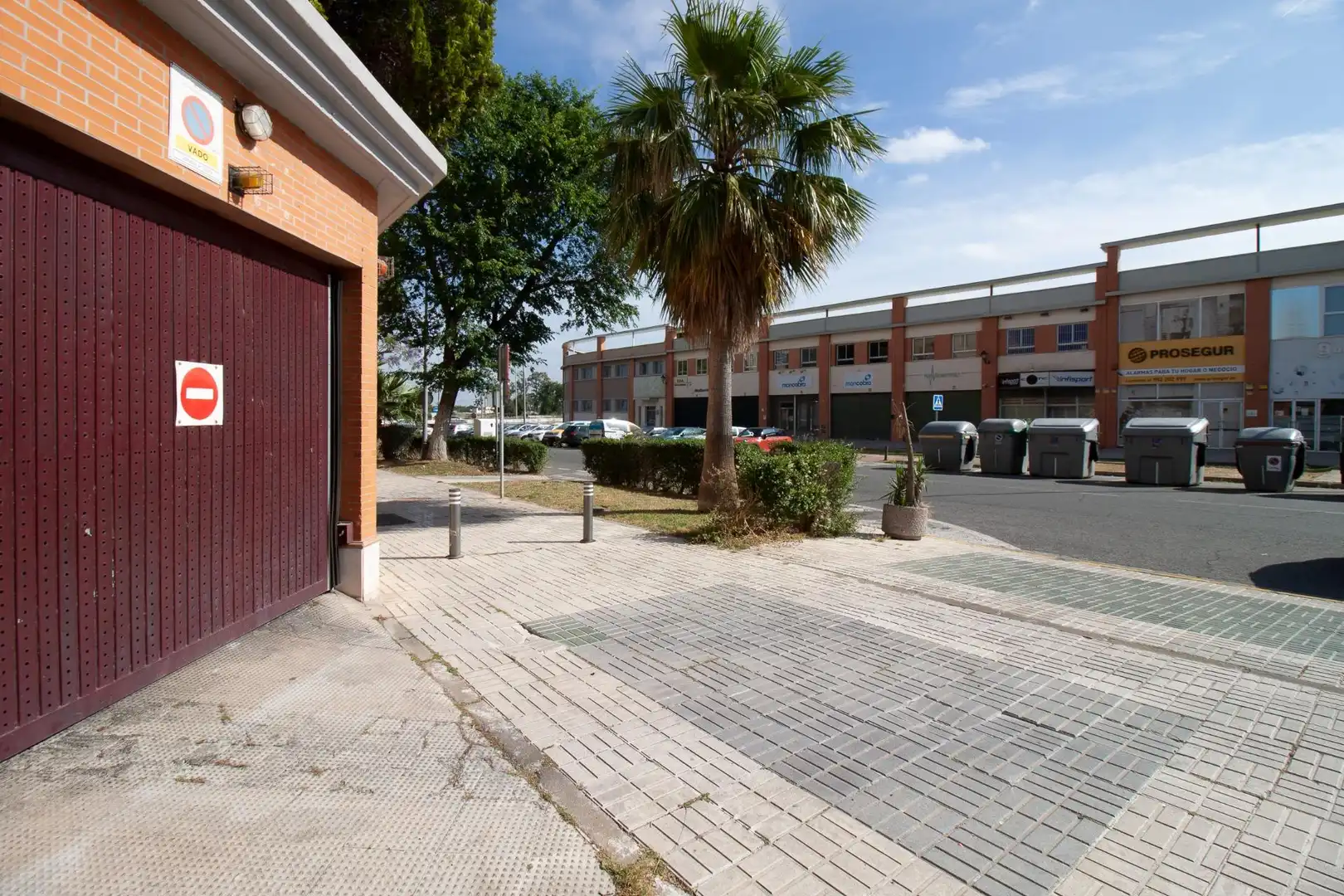 Parking de Local en venta en Sevilla