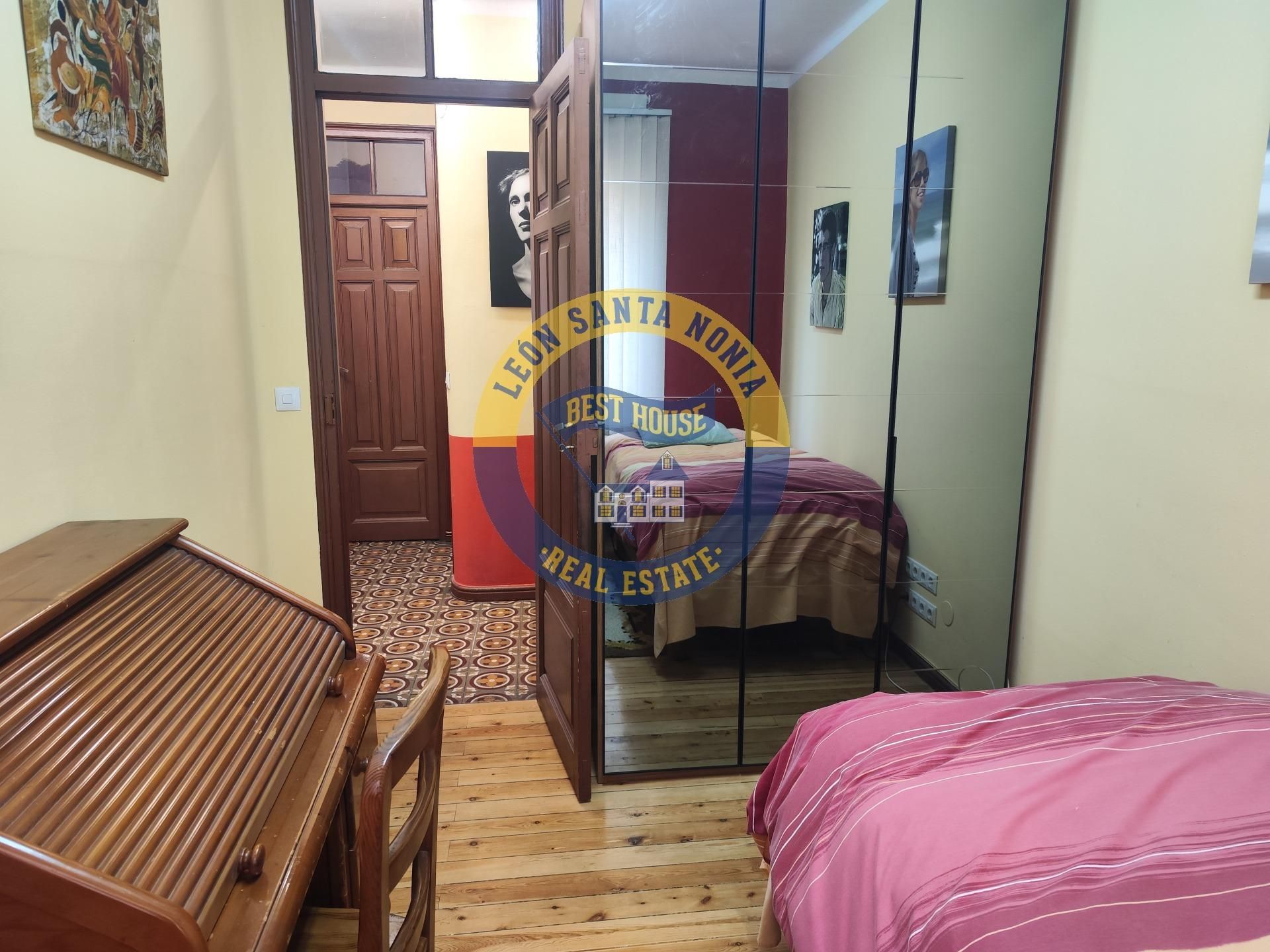 Dormitori de Pis en venda en León Capital  amb Calefacció