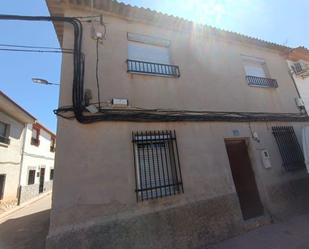 Exterior view of Single-family semi-detached for sale in Montiel