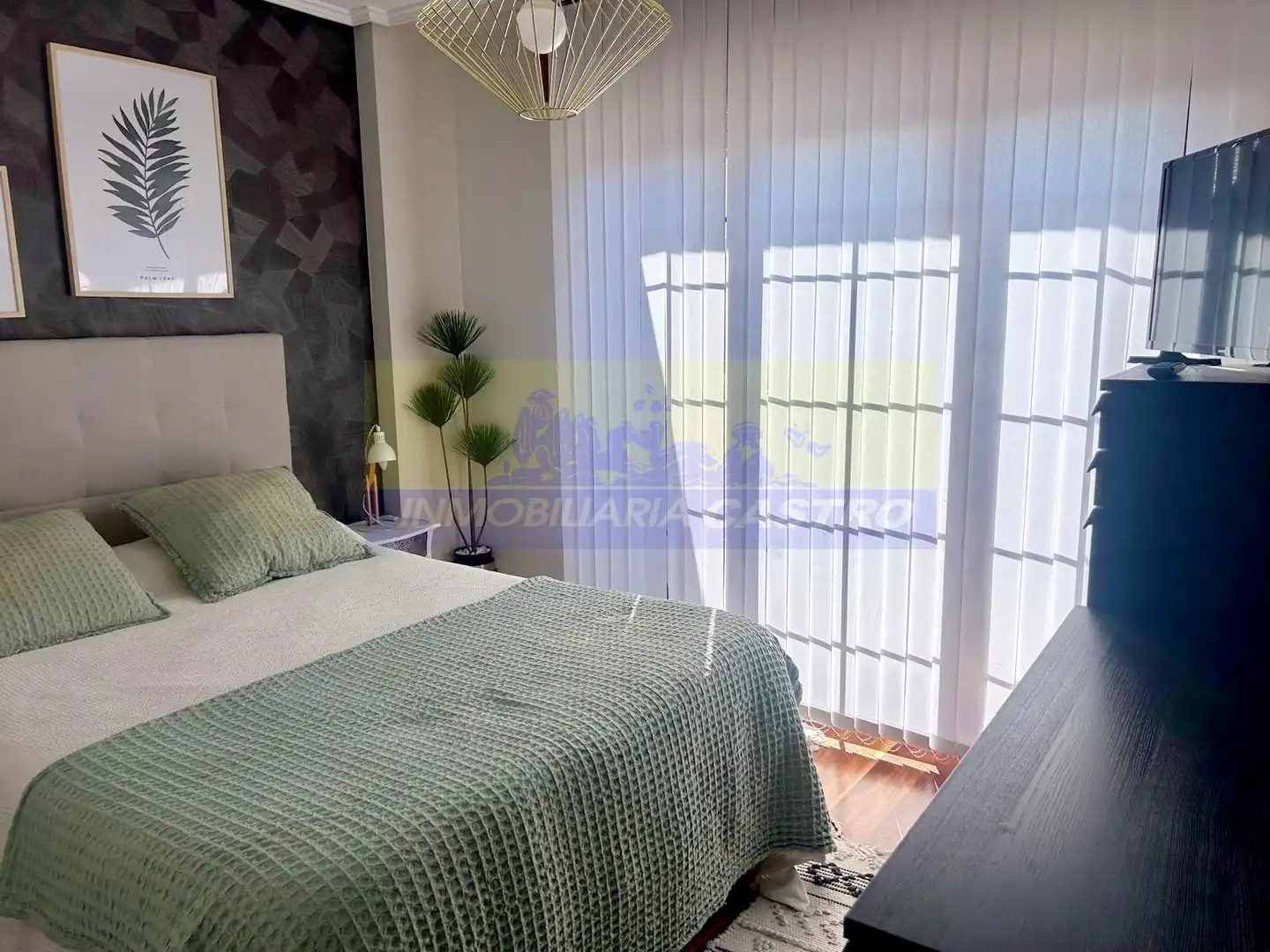 Habitación de Ático de alquiler en Castro-Urdiales con Calefacción, Terraza y Amueblado
