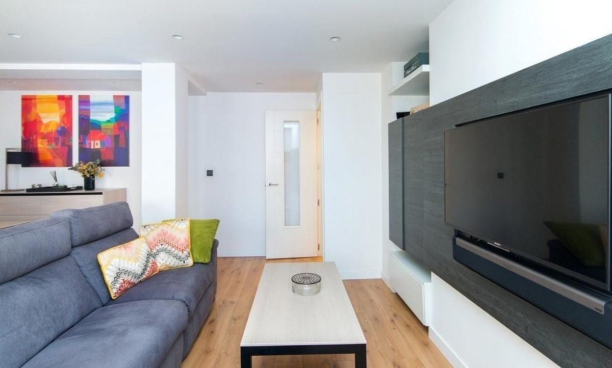 Sala d'estar de Apartament de lloguer en  Sevilla Capital amb Aire condicionat, Traster i Balcó