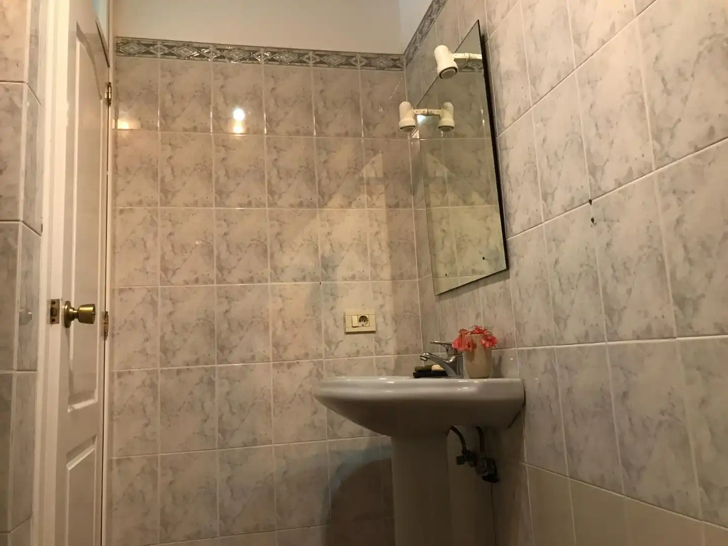 Badezimmer von Einfamilien-Reihenhaus zur Miete in El Rosario mit Privatgarten, Terrasse und Möbliert