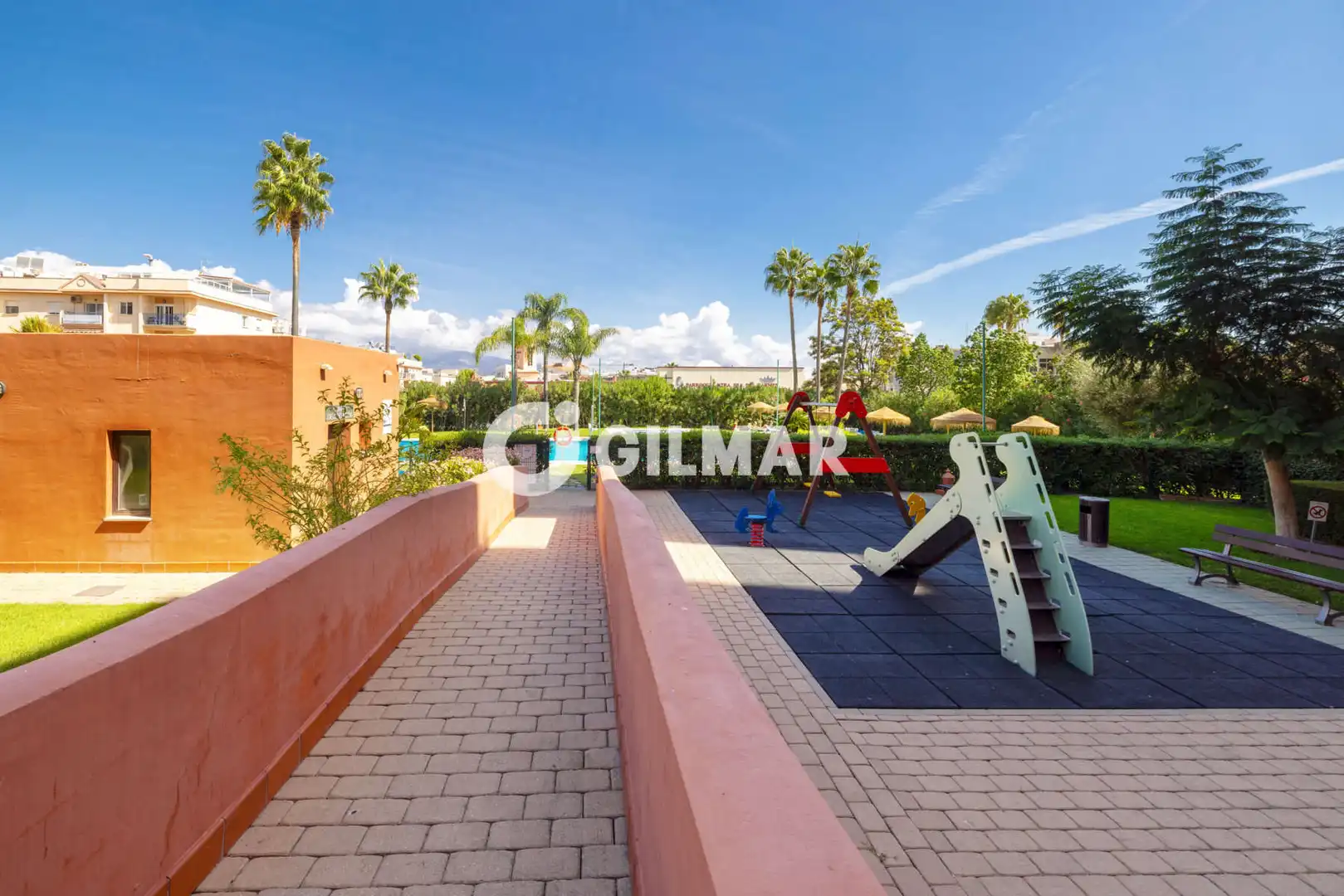 Terraza de Apartamento en venta en Estepona con Calefacción, Trastero y Piscina