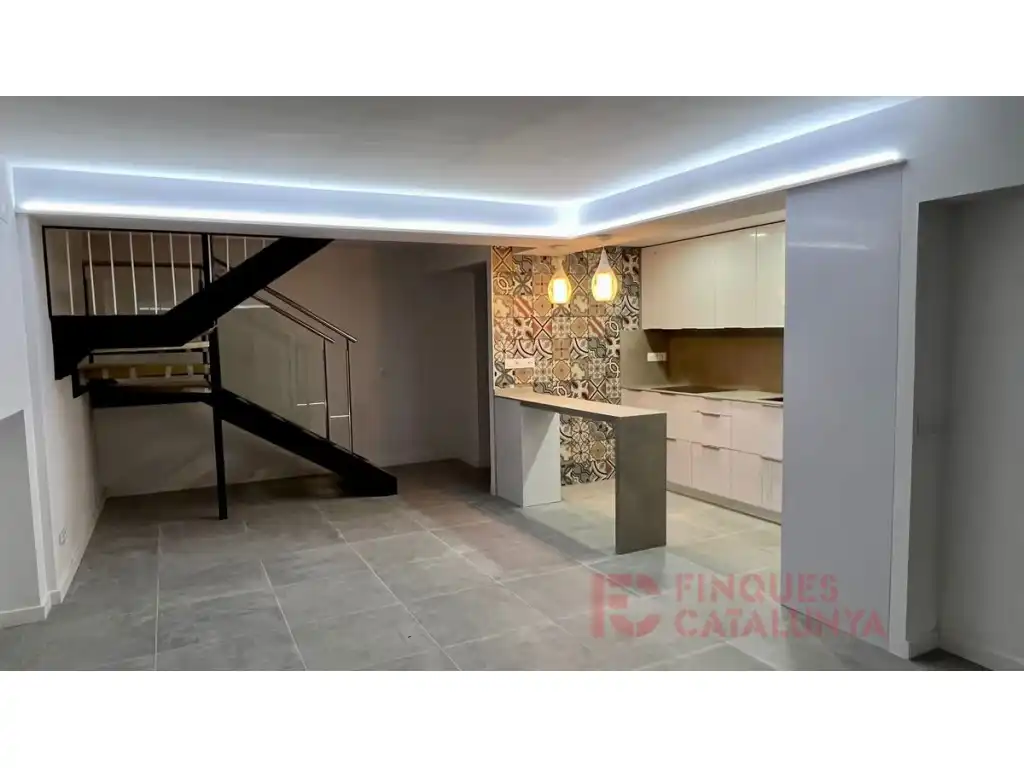 Cocina de Planta baja en venta en Girona Capital con Terraza y Balcón