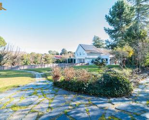 Jardí de Casa o xalet en venda en Pozuelo de Alarcón amb Aire condicionat, Calefacció i Jardí privat