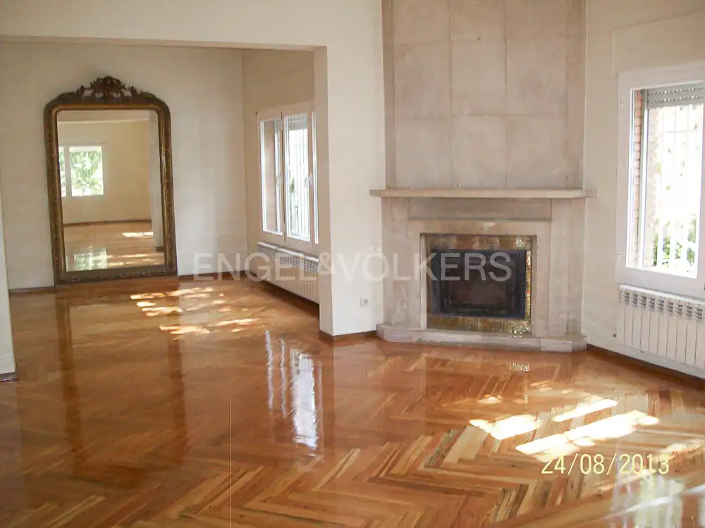 Living room of Houses for rent in Madrid  with Air Conditioner, Heating and Private garden