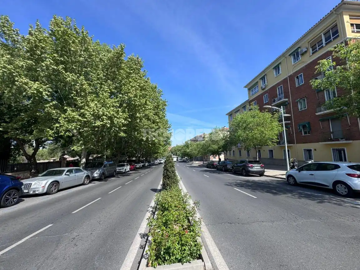 Vista exterior de Casa adosada en venta en Toledo con Calefacción y Jardín privado