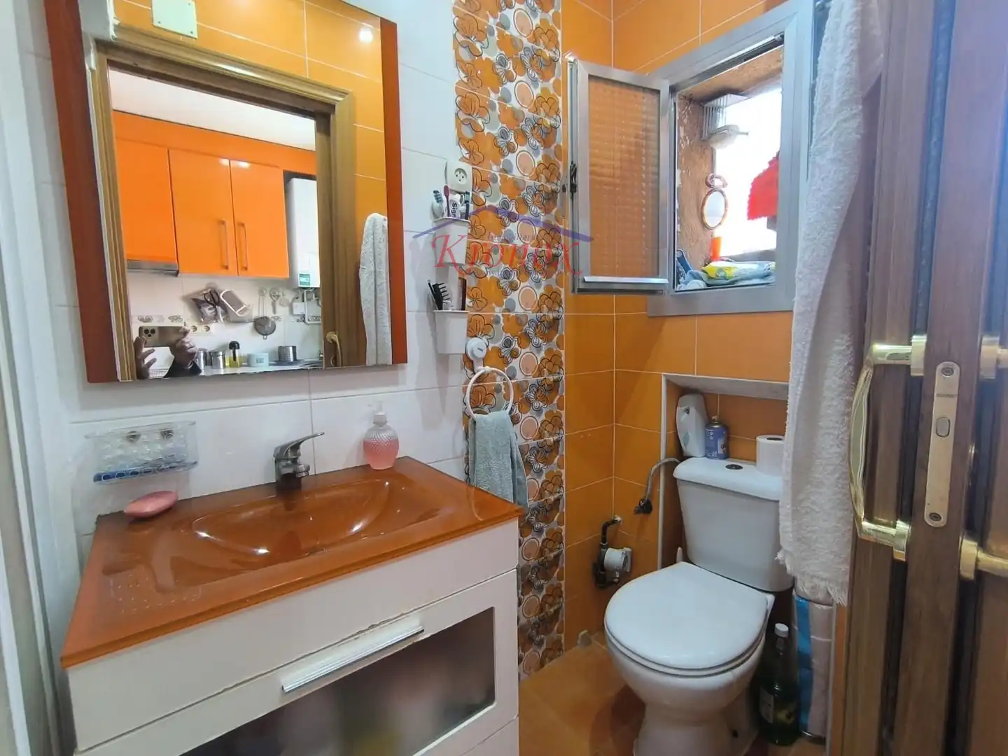 Badezimmer von Wohnung zum Verkauf in Madrid mit Klimaanlage, Heizung und Ofen
