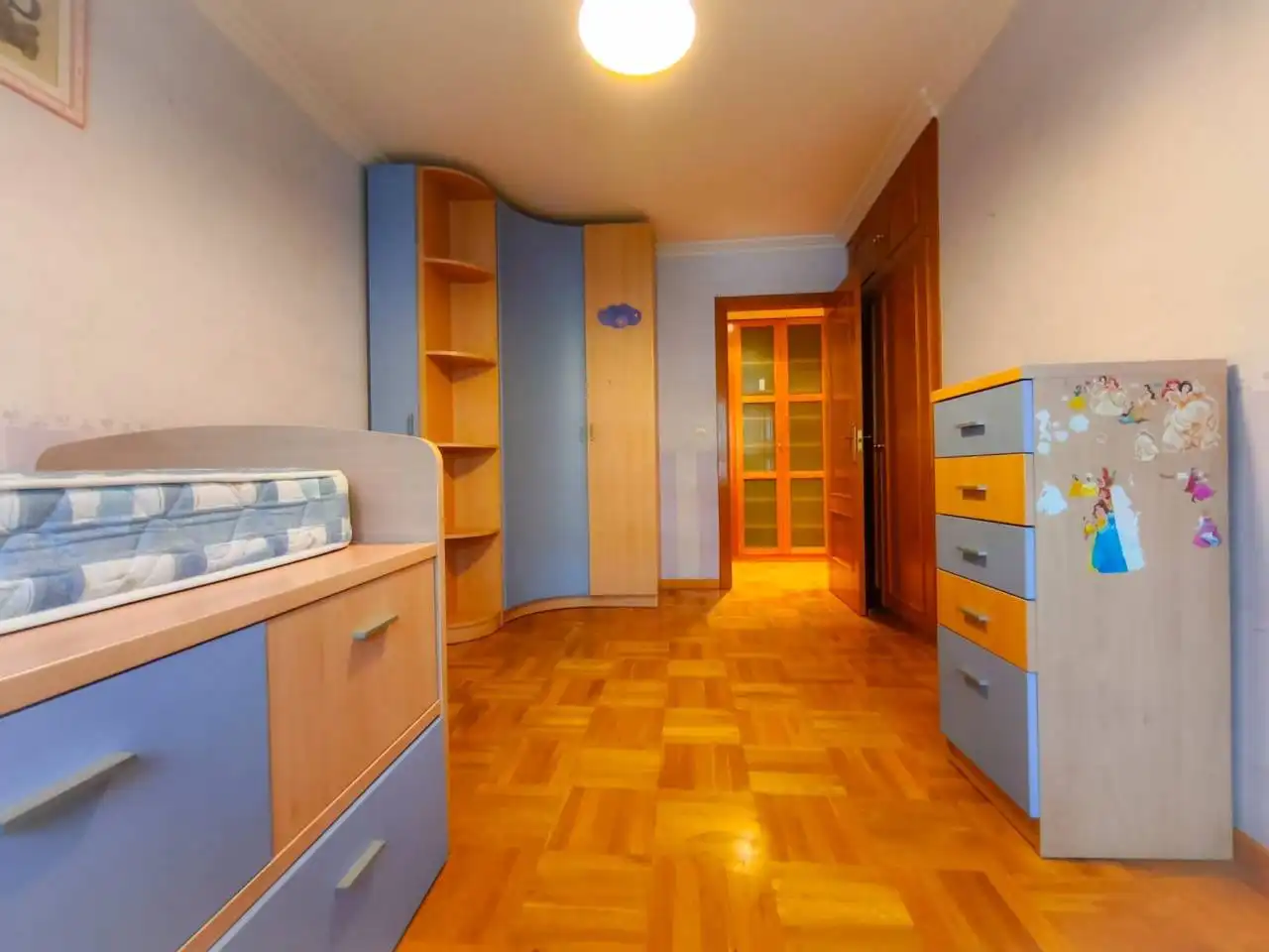 Bedroom of Flat for sale in Burgos  with Heating, Parquet flooring and Terrace