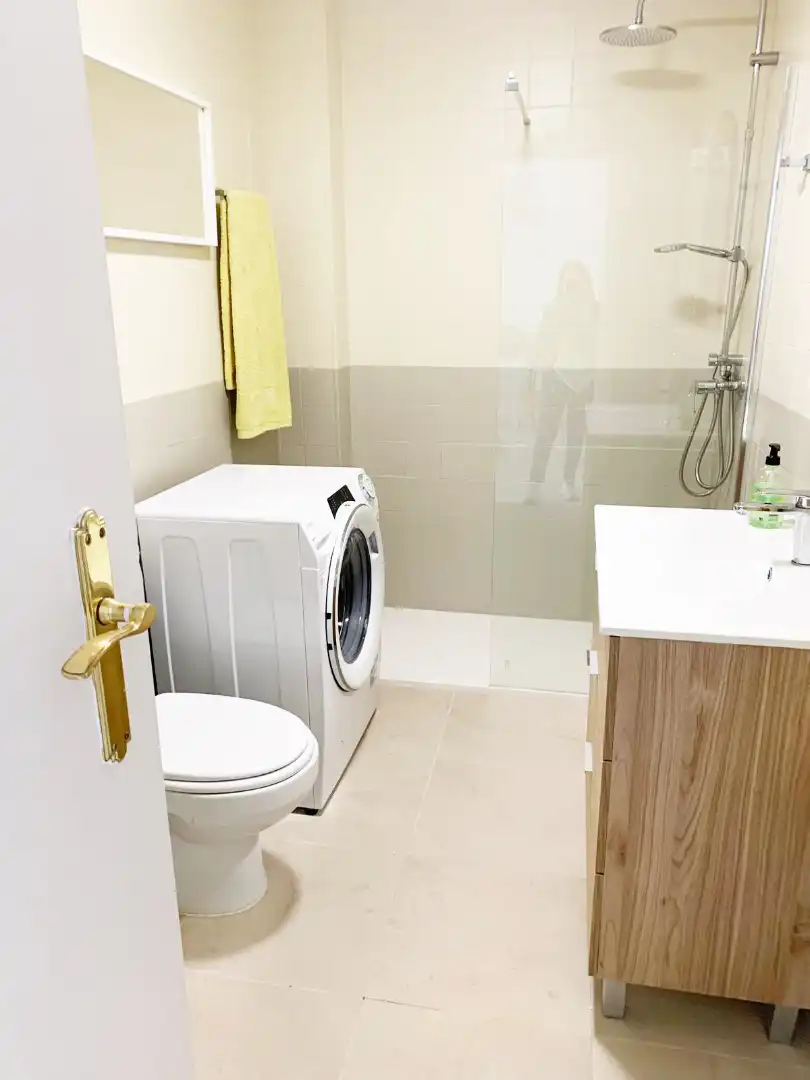 Bany de Apartament de lloguer en Granada amb Aire condicionat, Calefacció i Parquet