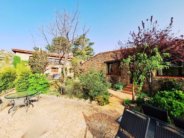 Casa amb piscina en venda a AV-502
