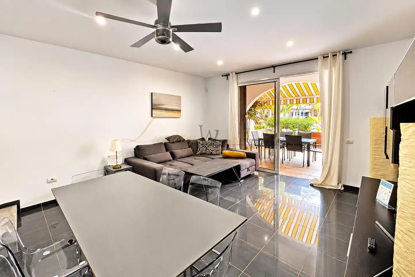 Sala de estar de Casa o chalet en venta en Arona con Terraza, Amueblado y Piscina comunitaria