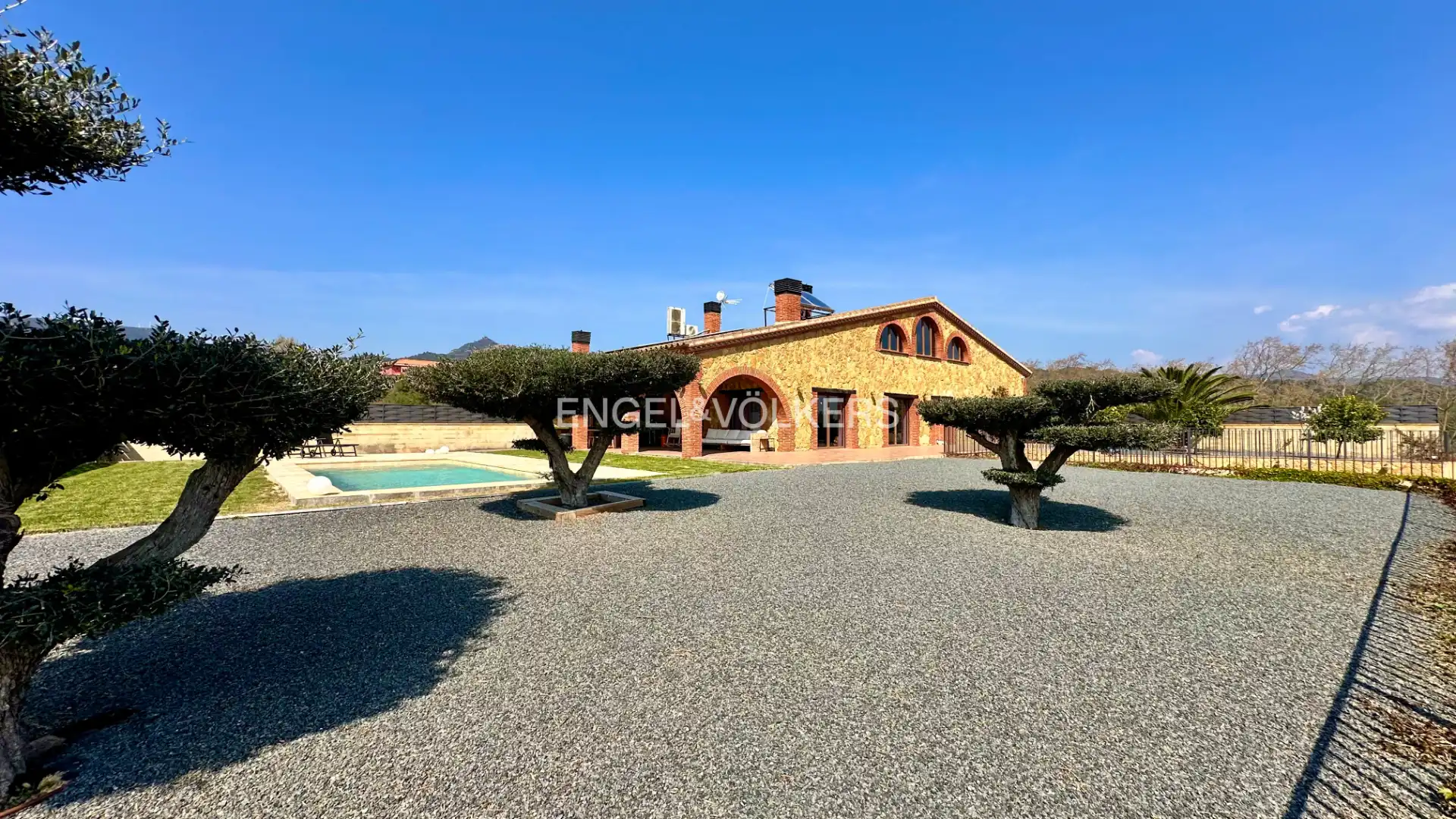 Exterior view of Houses for sale in Vilanova d'Escornalbou  with Air Conditioner, Heating and Private garden