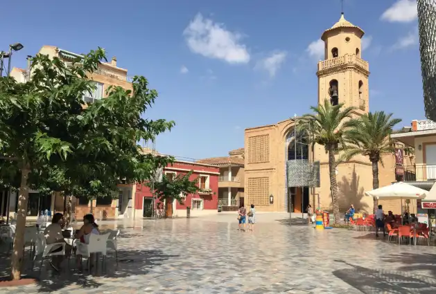 Vista exterior de Apartament en venda en Pilar de la Horadada amb Aire condicionat, Terrassa i Piscina