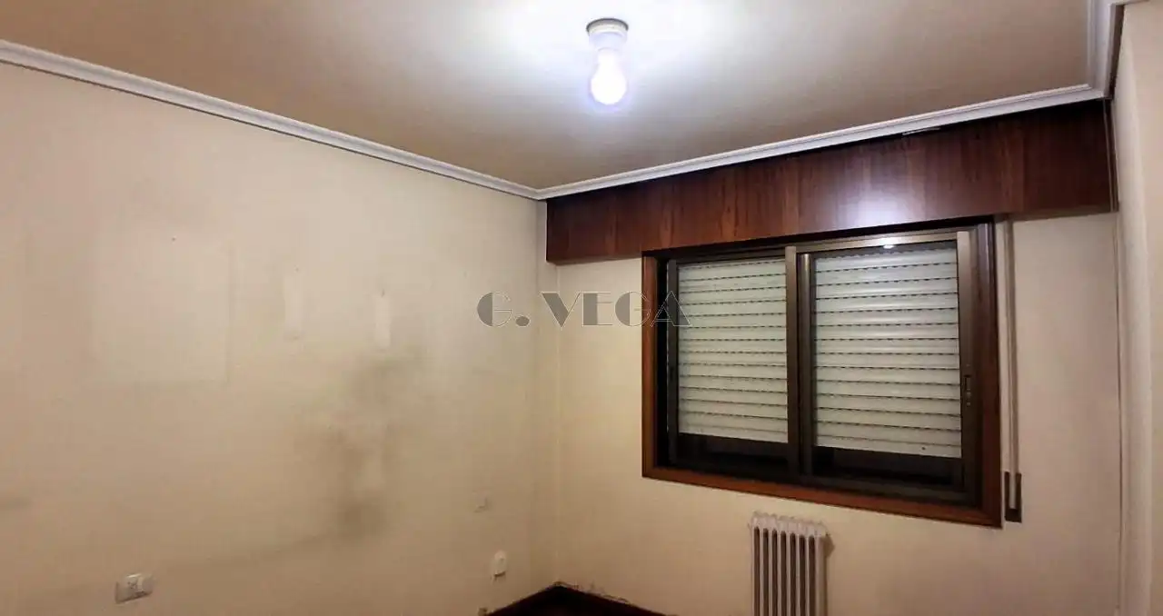 Habitación de Piso en venta en Vigo  con Calefacción, Parquet y Trastero
